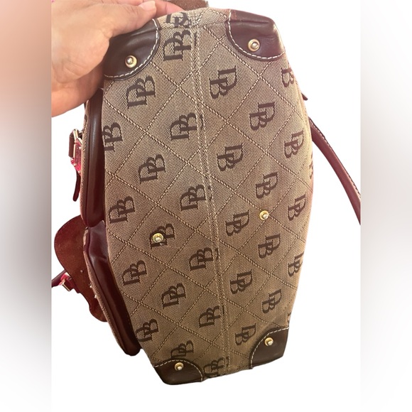 Dooney&Bourke signature monogrammed satchel. - Picture 10 of 13
